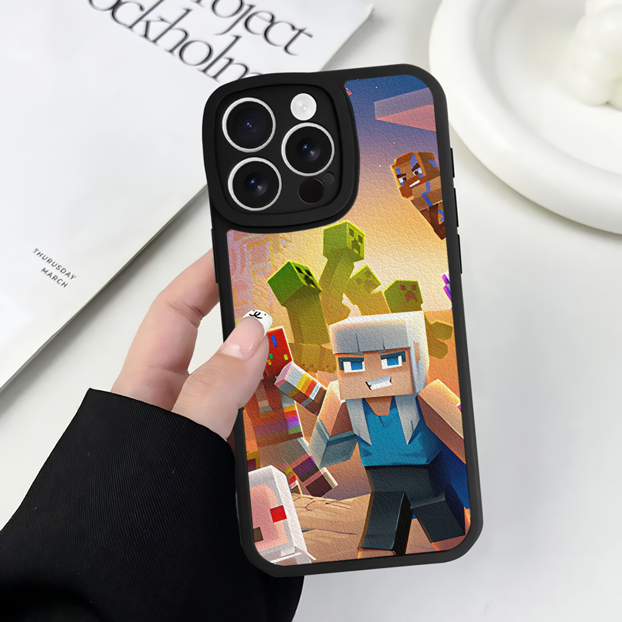 （画像用） マインクラフト ブロックの世界 Minecraft MC Block world 【iPhone 16シリーズ対応】シリコンスマホケース（レザー調） 材質：シリコン